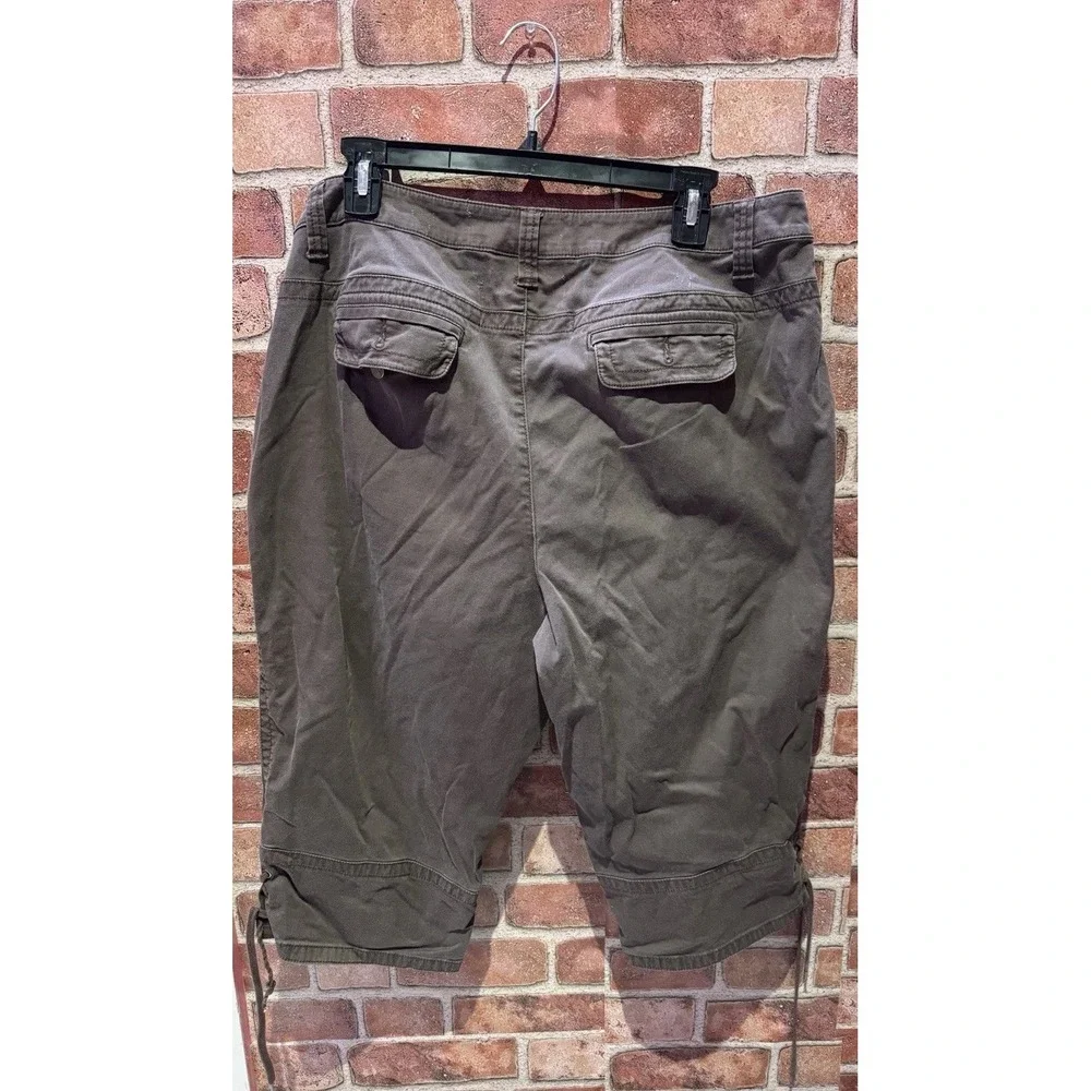 Venezia Cargo Shorts‎ Womens Size 18 Brown Cotton Blend Multiple Pockets Button